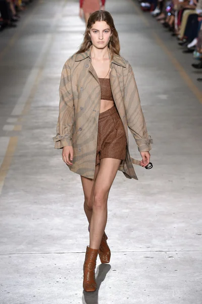 Look 4